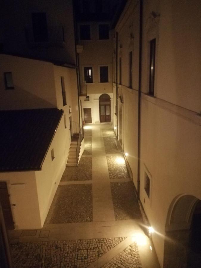 B&B Bone Novelle Dimora Storica Palazzo Zuzi LʼAquila Exterior foto